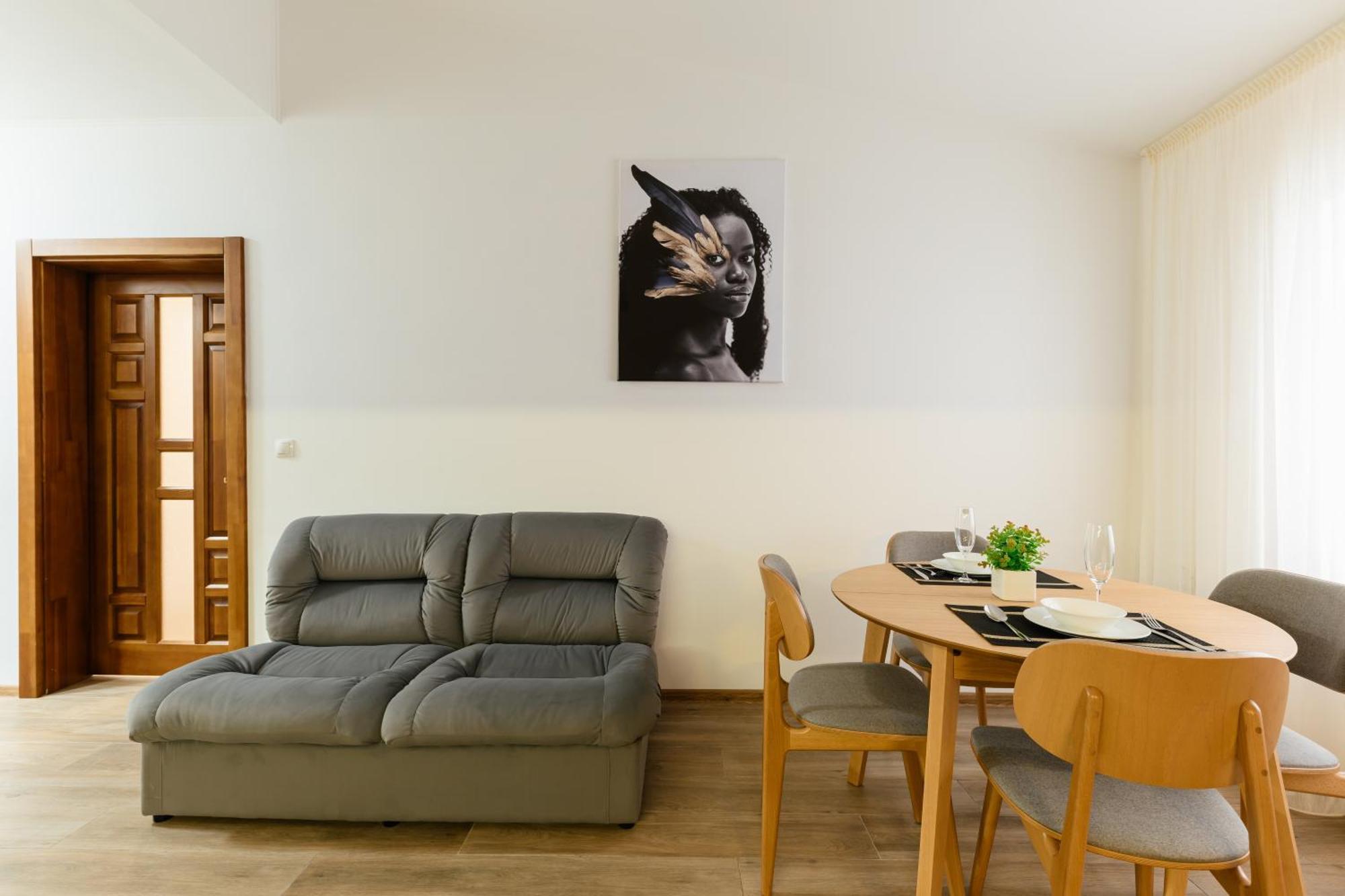 Luxury Apartments Uzhorod Экстерьер фото
